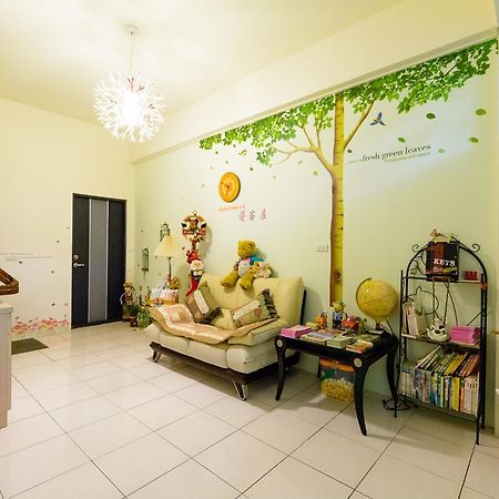 Play House Hotel Tainan Bagian luar foto