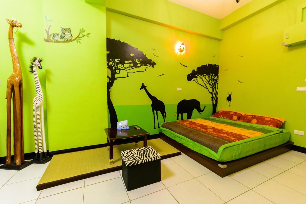 Play House Hotel Tainan Bagian luar foto