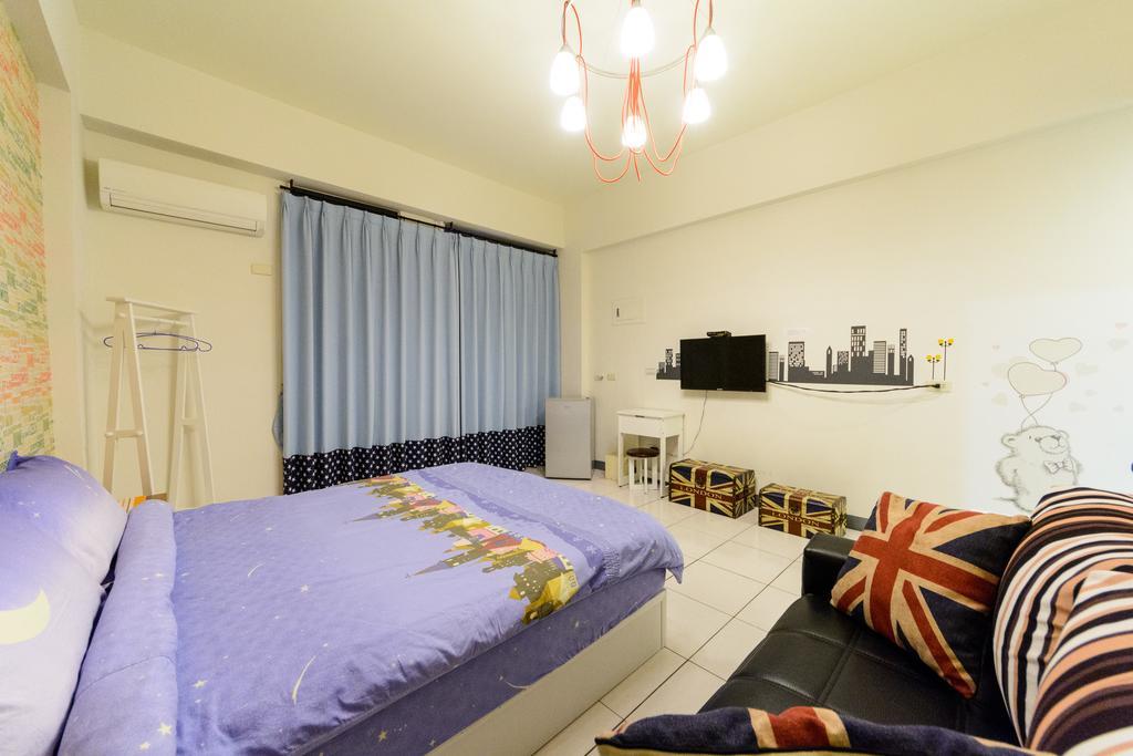 Play House Hotel Tainan Bagian luar foto