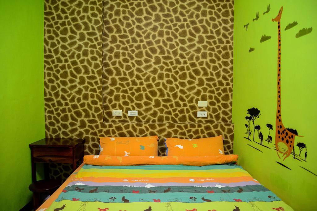 Play House Hotel Tainan Bagian luar foto