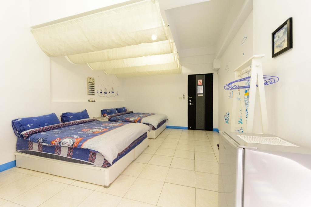 Play House Hotel Tainan Bagian luar foto