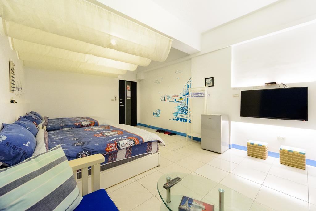 Play House Hotel Tainan Bagian luar foto